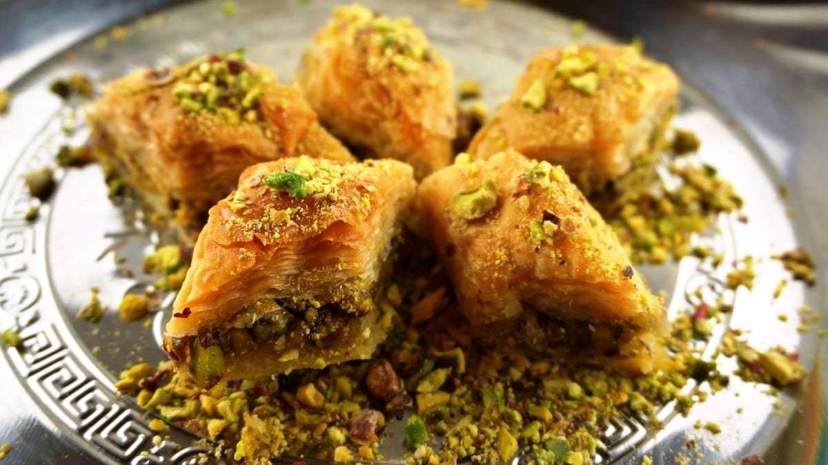 Baklava delicia con nueces, miel y pistachos. Fuente; (Twitter)