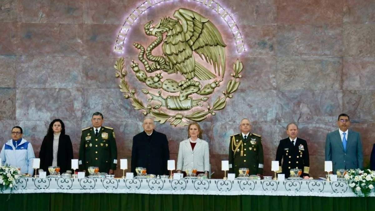 Celebración del Día del Ejército en Puebla