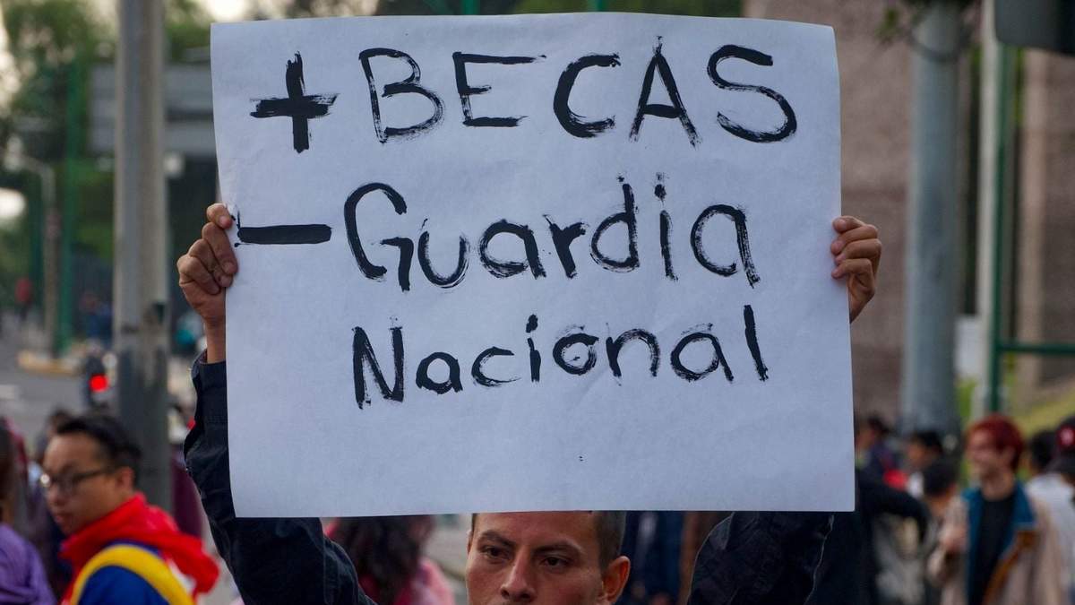 Bloqueo del pasado 11 de abril de estudiantes de la UNAM para exigir recursos para las becas Elisa Acuña