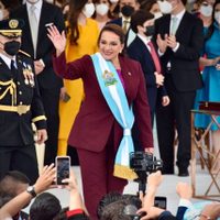 Presidenta de Honduras amaga a Trump con retirar base militar de EU