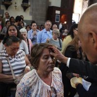 Vaticano ordena Miércoles de Ceniza sin cruz en la frente