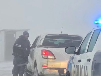 Rescatan a una turista perdida en el Cerro Batea Mahuida tras desorientarse en un terreno helado