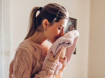Cuidá tu bolsillo y prepará este mágico aromatizante para ropa usando solo 3 ingredientes