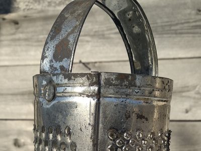 Antes de tirar tu rallador roto y oxidado, mirá este hermoso proyecto estilo Pinterest para decorar tu jardín
