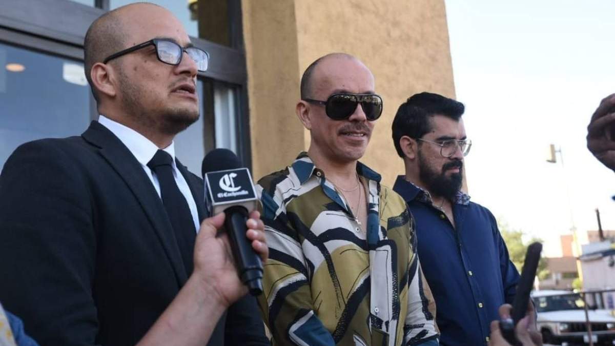 El abogado José Luis Márquez Saavedra con Víctor Manuel Aguirre y Víctor Fernando Urías.