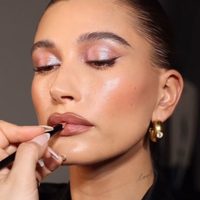 Si aún te delineás los ojos como cuando eras adolescente, este tip de maquillaje te va a llevar a otro nivel