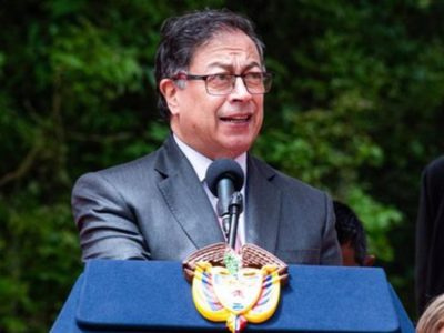 Petro pide investigar a un exfiscal tras la revelación de un plan para "destruir" su imagen