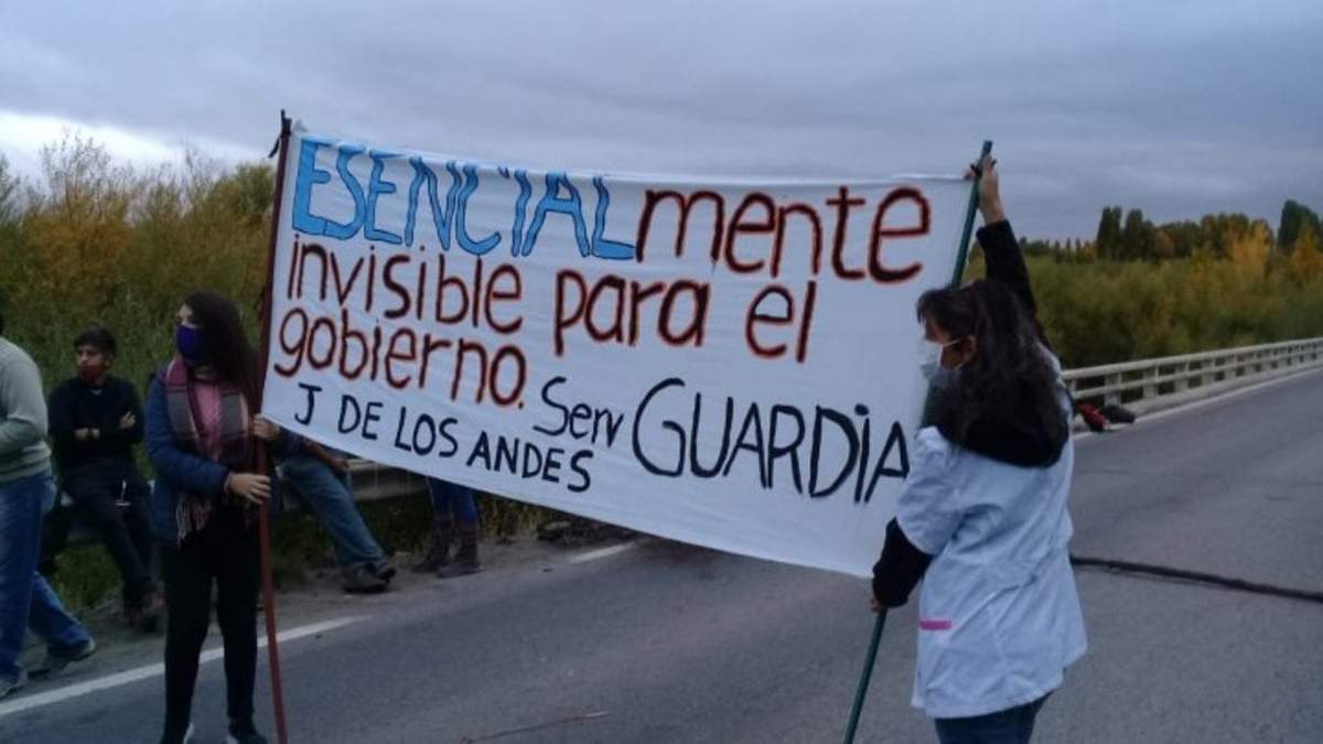 Protesta de Salud en la ruta turística de Neuquén. Fuente: (Twitter)
