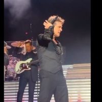 Luis Miguel se lastimó el oído durante un concierto; preocupa a fans que suspenda la gira (Video)