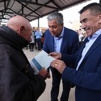 Figueroa y Rioseco inauguraron 32 viviendas para adultos mayores en Cutral Co
