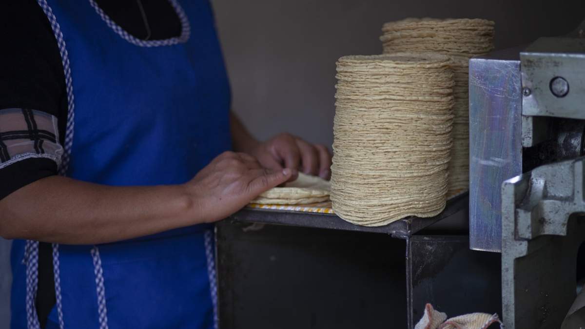 Elaboración de tortillas en la CDMX