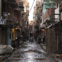 Tras el cierre de la Villa Azul por coronavirus: ¿podría aislarse el Barrio 31?