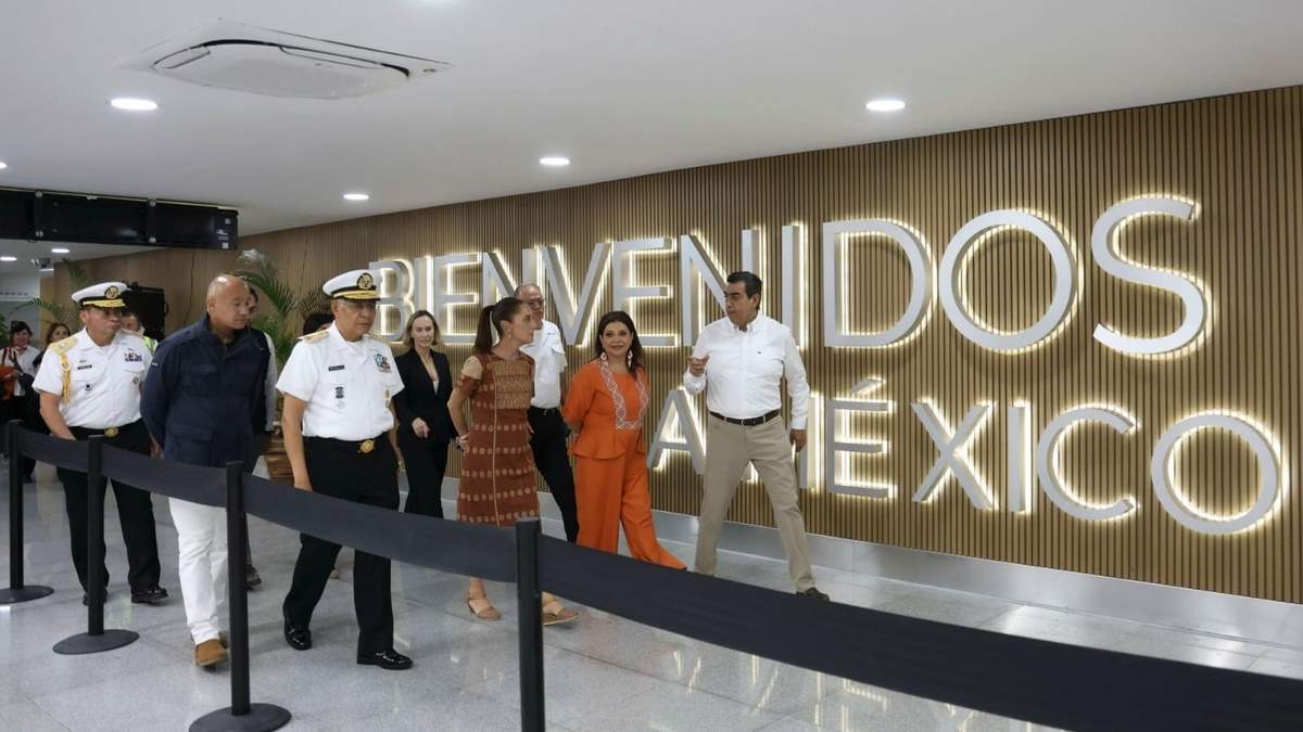 Claudia Sheinbaum y Clara Brugada durante el recorrido por las obras del Aeropuerto Internacional de la Ciudad de México