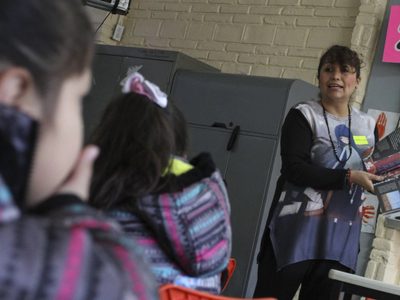 Por el Día del Maestro, destinan más de tres mil millones de pesos a los docentes en Michoacán