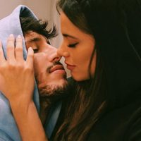 ¿Se terminó todo? Sebastián Yatra besó a Karol G y se olvidó por completo de Tini Stoesse