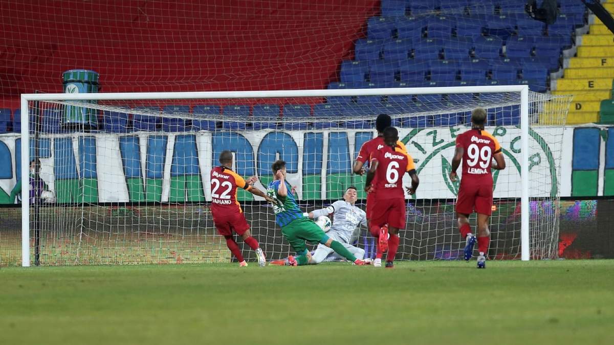 Fernando Muslera. Fuente: (Twitter).