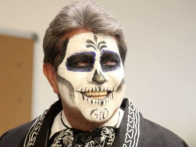 Así se caracterizó Ricardo Monreal para el Día de Muertos; le dedican críticas y memes