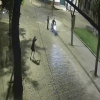 Le dispararon a un influencer durante un robo y quedó todo grabado
