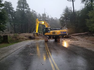 Lluvia y nieve obligan a mantener los pasos internacionales cerrados