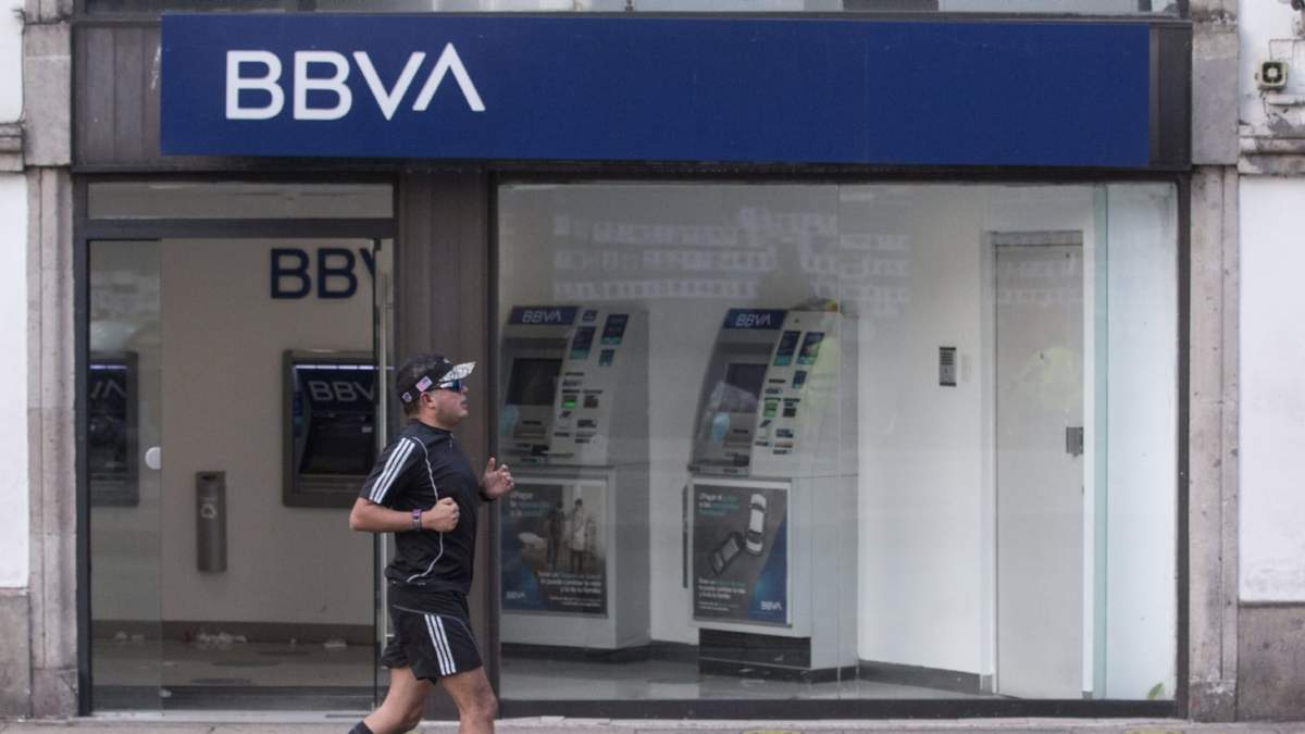 Reportan fallas en la banca móvil