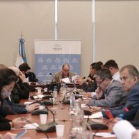 El Gobierno apunta al superávit con el Presupuesto 2024 y discute recortar beneficios a empresas