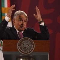 AMLO responde a Monreal: La gente en Morena ya no quiere dirigentes sin ideales