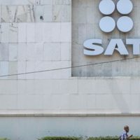 SAT aclara que no cobra ni vigila los depósitos en efectivo