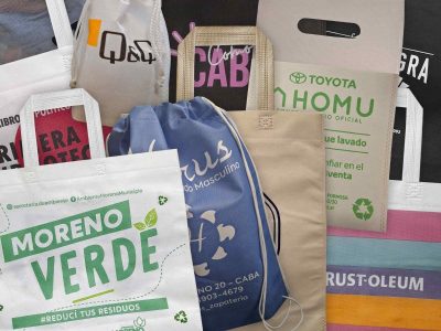 No tires las bolsas de tela que tenés sin usar, convertilas en estas divinas alfombras o manteles para el pícnic