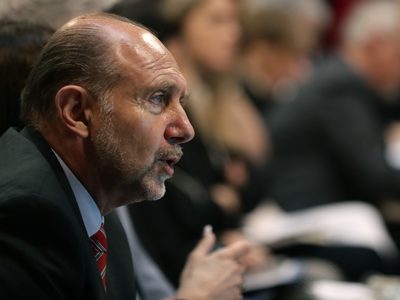 Ante la crisis, Perotti ve con buenos ojos la implementación de una cuasimoneda