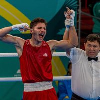 Marco Verde, batear al beis para fajarse en el ring