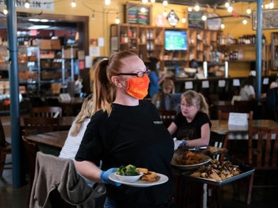 Así podrán funcionar ahora los bares y restaurantes de Neuquén Capital