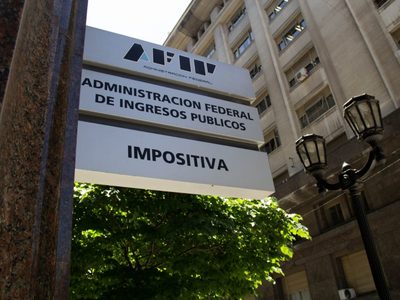 La AFIP oficializó la prórroga de Ganancias y Bienes Personales: a quiénes beneficia