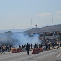 Normalistas de Ayotzinapa protestan por el homicidio del activista Marco Antonio Suástegui