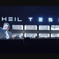 "Heil Tesla": proyectan polémico saludo de Elon Musk en planta automotriz en Alemania