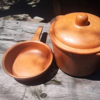 El truco "low cost" para curar tus ollas de barro sin dañarlas en menos de 10 minutos