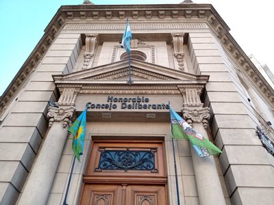 Denuncian que concejales robaron una lapicera y una cadena del despacho de un colega en la provincia de Buenos Aires