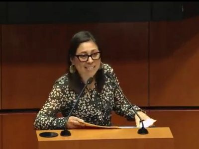 Diputada de Morena se “rompe” al despedirse de AMLO y le dice “te amamos desaforadamente”