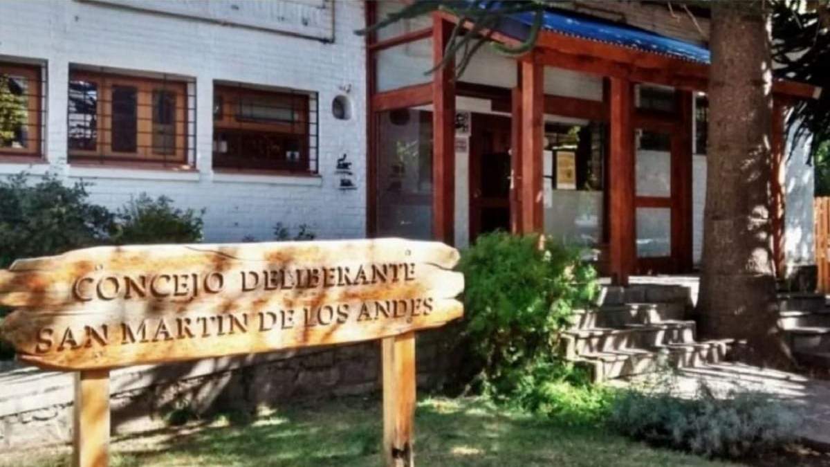 El Contralor denunció que los concejales ignoran los informes "muy profundos que envía el órgano" y  ninguno de ellos los lee. Fuente: (Mejor Informado)