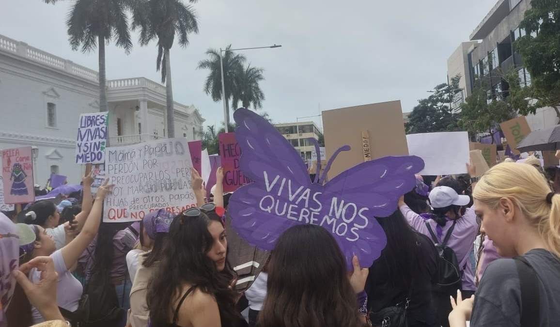 Cientos de mujeres salen a protestar en Culiacán por la violencia y por la defensa de sus derechos
