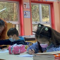 Solo uno de cada tres alumnos en Chile asiste a clases presenciales