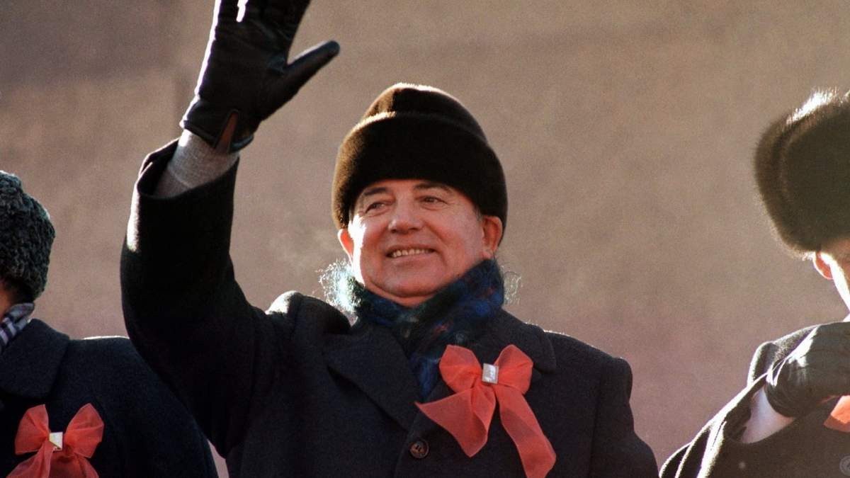 Mijail Gorbachov en la Plaza Roja de Moscú