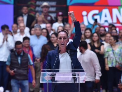Sheinbaum ocupa el centro de la atención en el acto de Clara Brugada