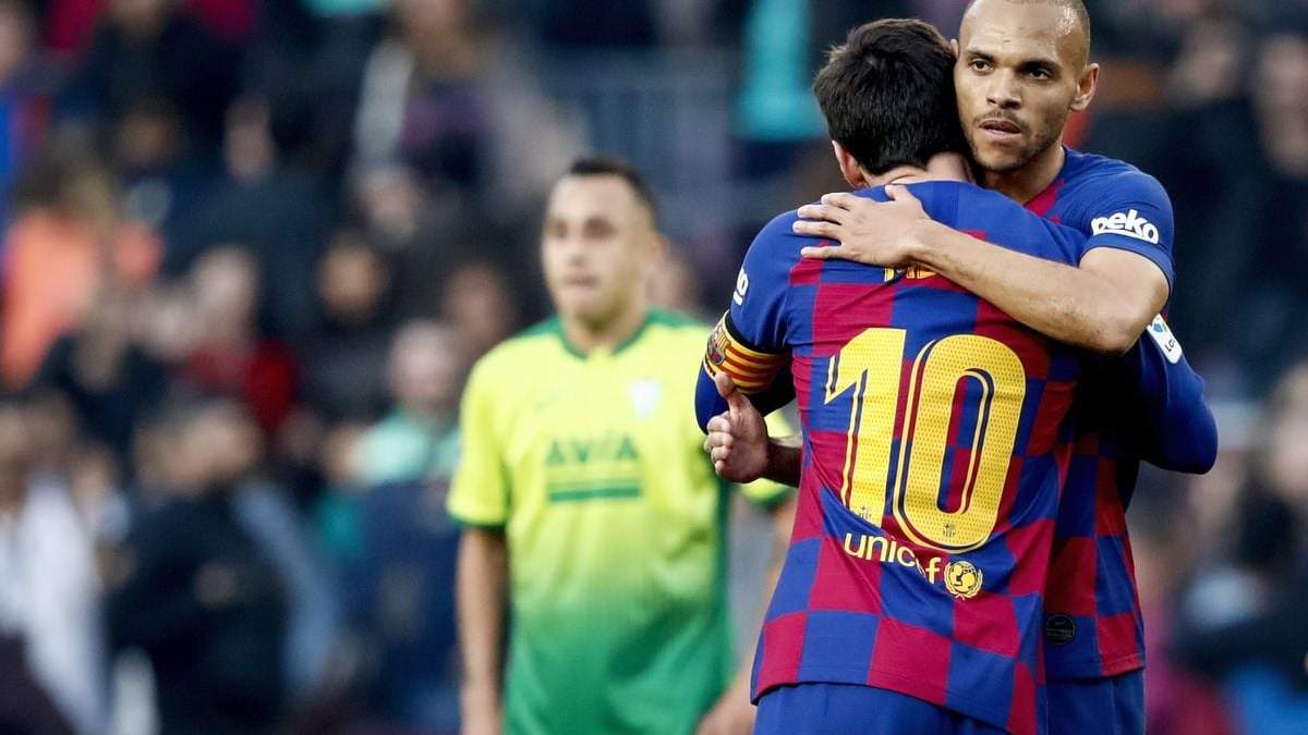 Braithwaite y Messi. Fuente: (Twitter).