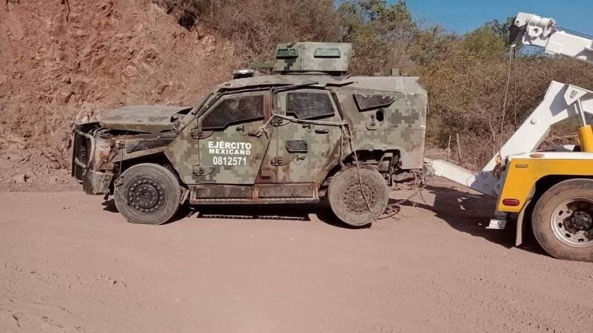 El vehículo dañado por la mina terrestre