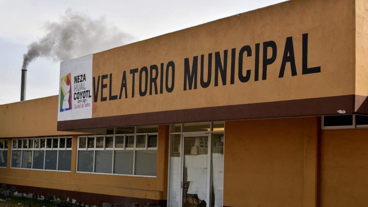 El panteón Municipal de Nezahualcóyotl trabaja a marchas forzadas