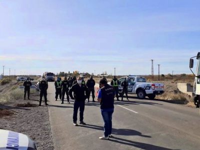 Mineros de Andacollo cortan la ruta 22 en Arroyito