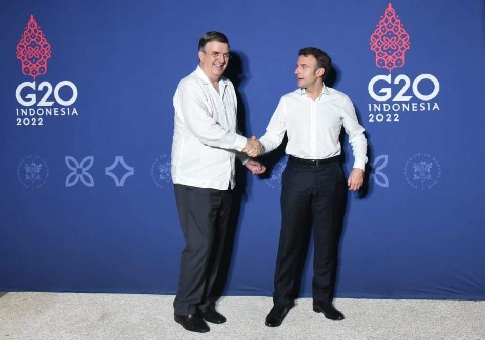 El canciller Ebrard y el presidente Macron, de Francia, en la Cumbre del G-20