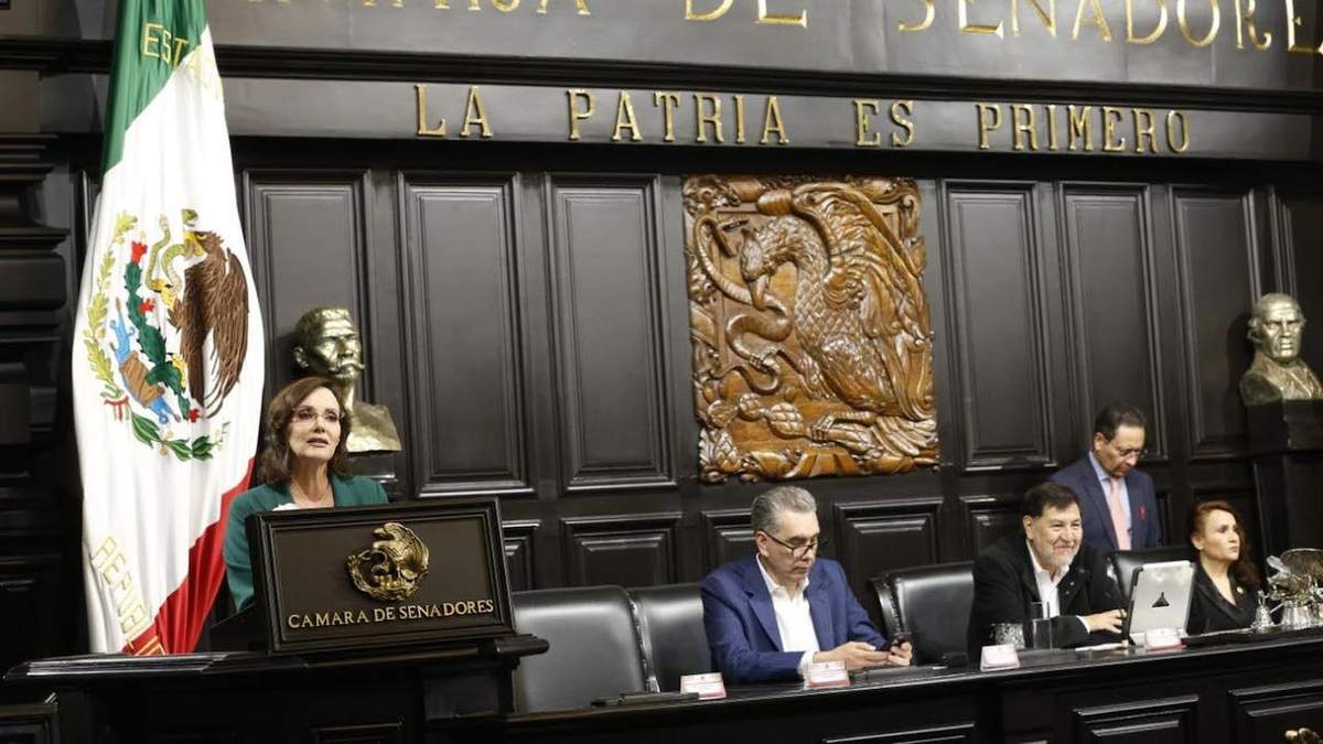 Lilly Téllez en la sesión de la Permanente del miércoles, presidida por Gerardo Fernández Noroña