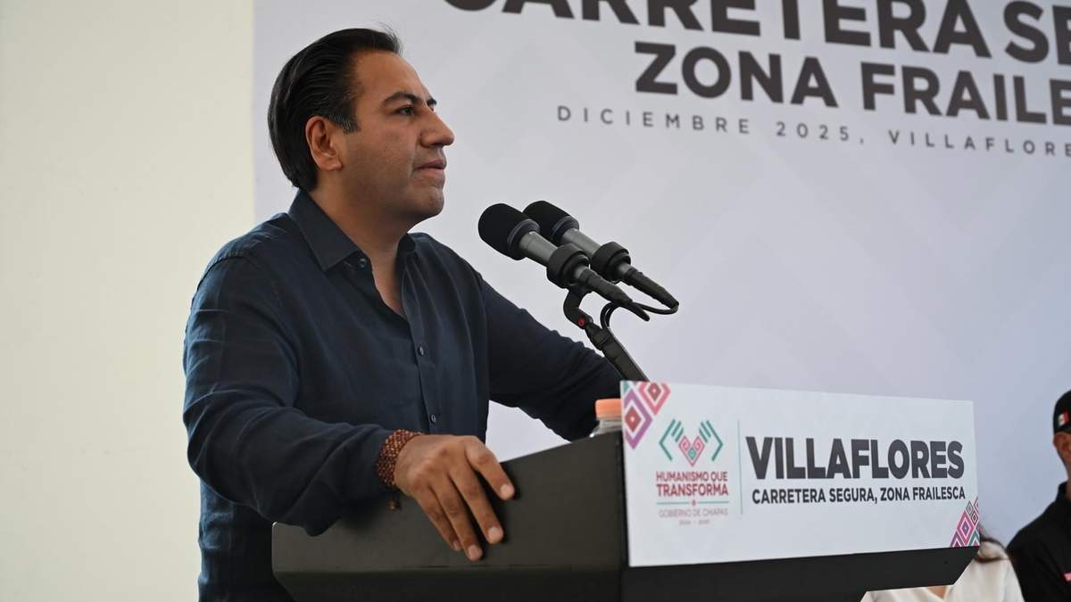 Eduardo Ramírez Aguilar, gobernador de Chiapas, en el municipio de Villaflores después de que se registraron hecho de violencia