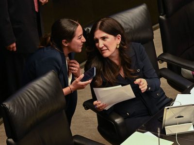 Kenia López Rabadán acusa persecución política contra Maru Campos